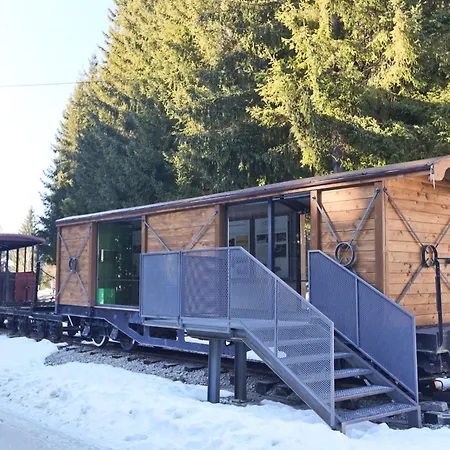 - Erdoedy Apartmán *