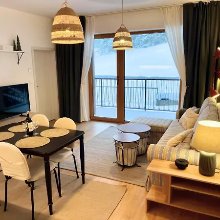 - Erdoedy Apartmán Oravska Lesna